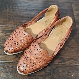 D'arte huaraches, Women's size 7, Style 2187, New with box.